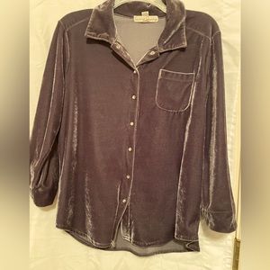 French Laundry Women’s Grey Velvet Top with Rhinestone Snaps, Petite Medium